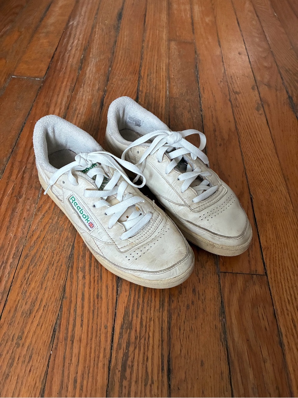 Women’s Classic Reeboks - Picture 2 of 6